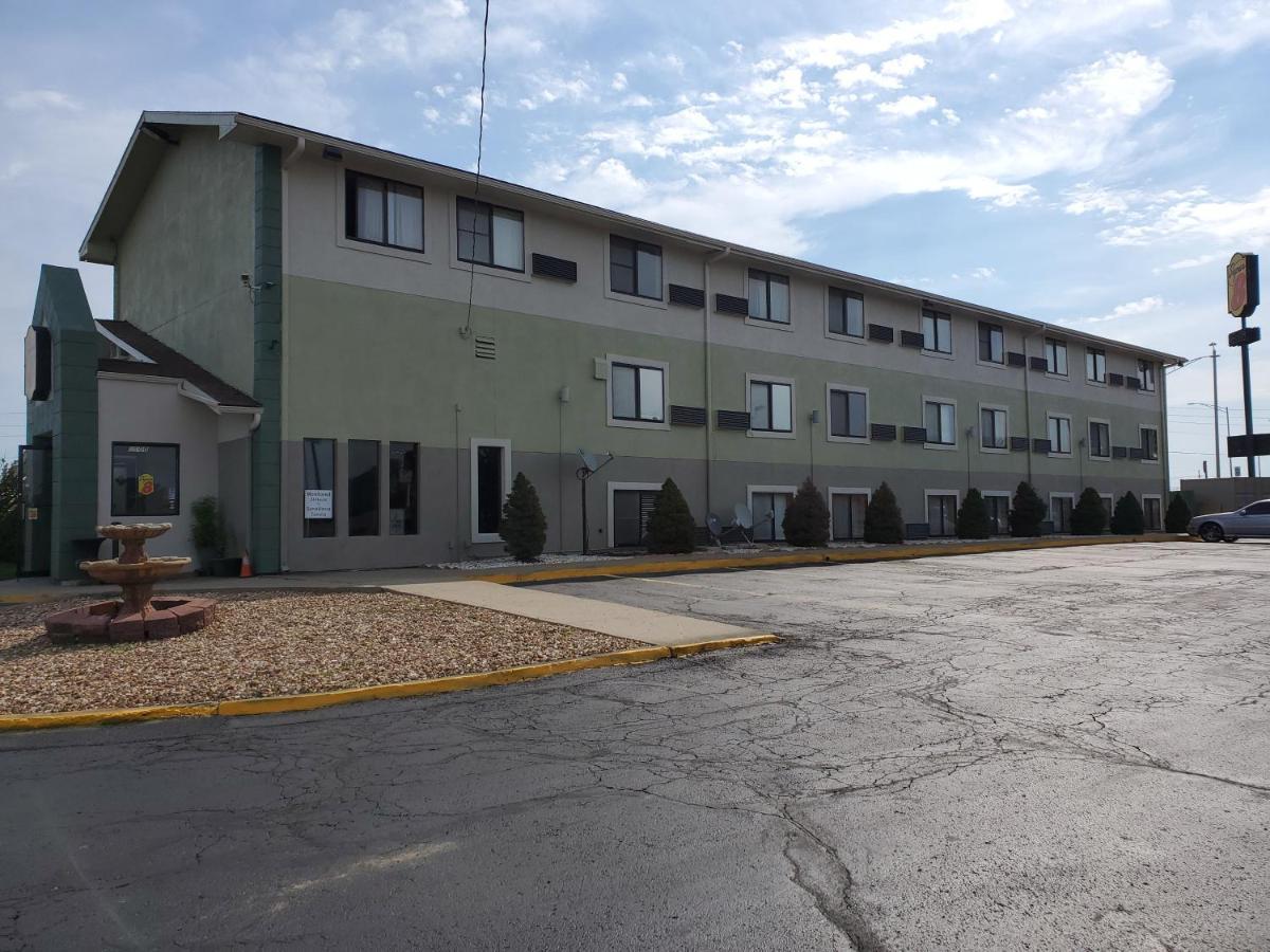 Super 8 By Wyndham Kansas City At Barry Road/Airport Екстер'єр фото
