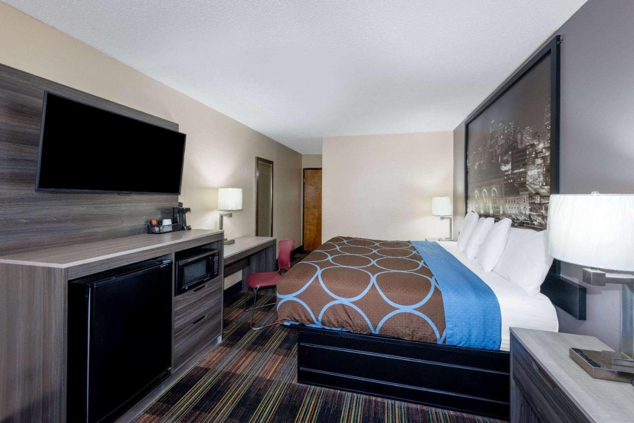 Super 8 By Wyndham Kansas City At Barry Road/Airport Екстер'єр фото