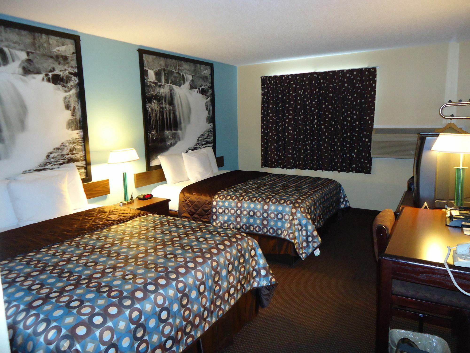 Super 8 By Wyndham Kansas City At Barry Road/Airport Екстер'єр фото