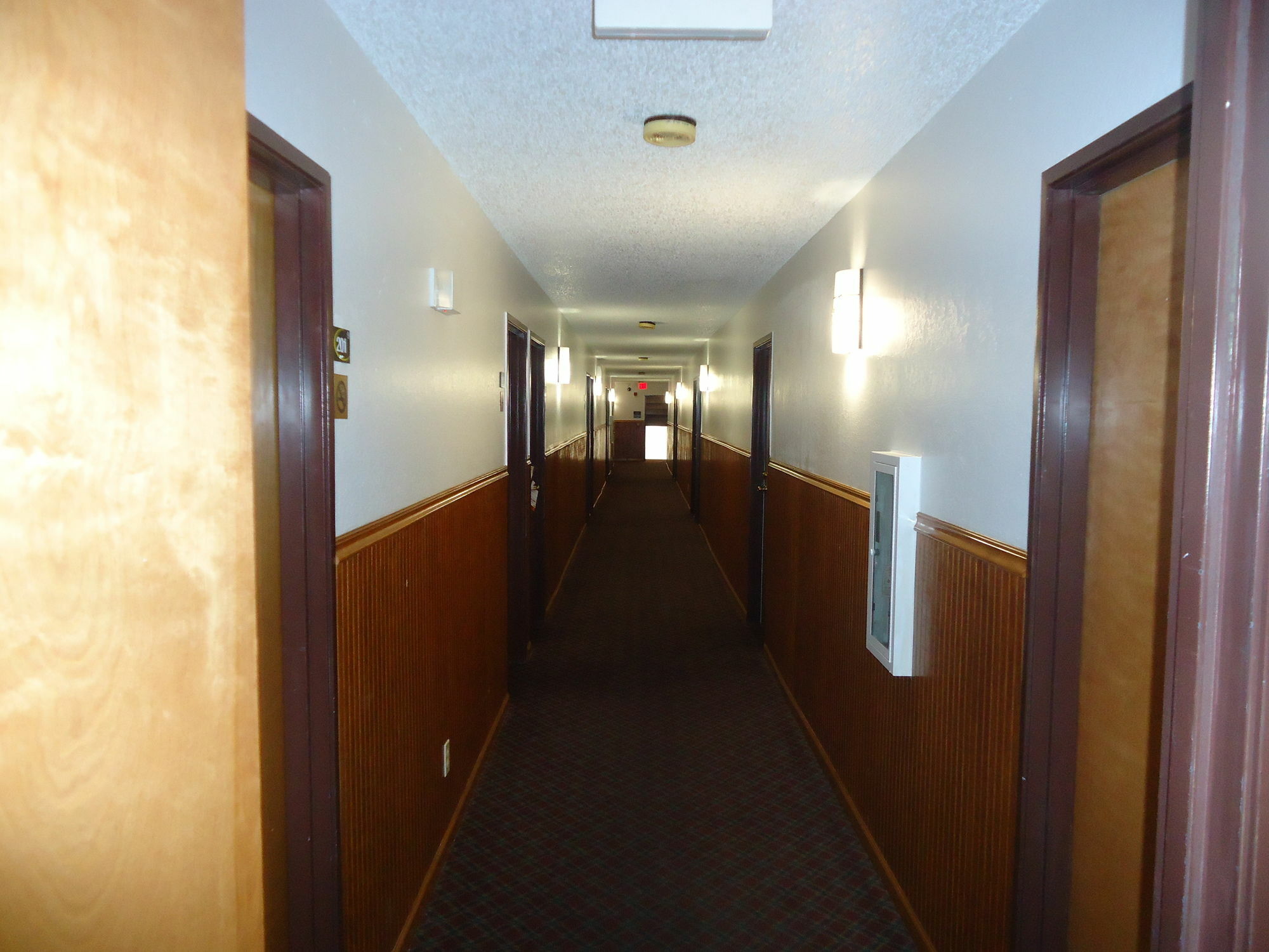 Super 8 By Wyndham Kansas City At Barry Road/Airport Екстер'єр фото